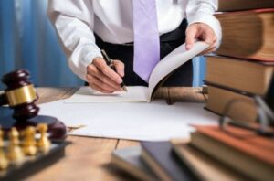 Thủ tục đăng ký bảo vệ quyền và lợi ích hợp pháp của bị hại, đương sự năm 2023.