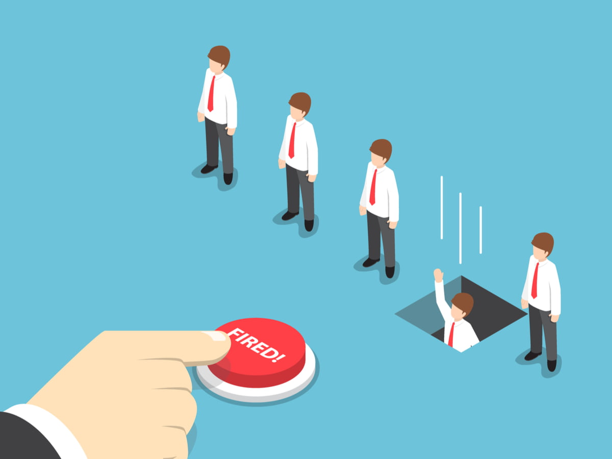 Bị sa thải trái pháp luật NLĐ cần phải làm gì?.