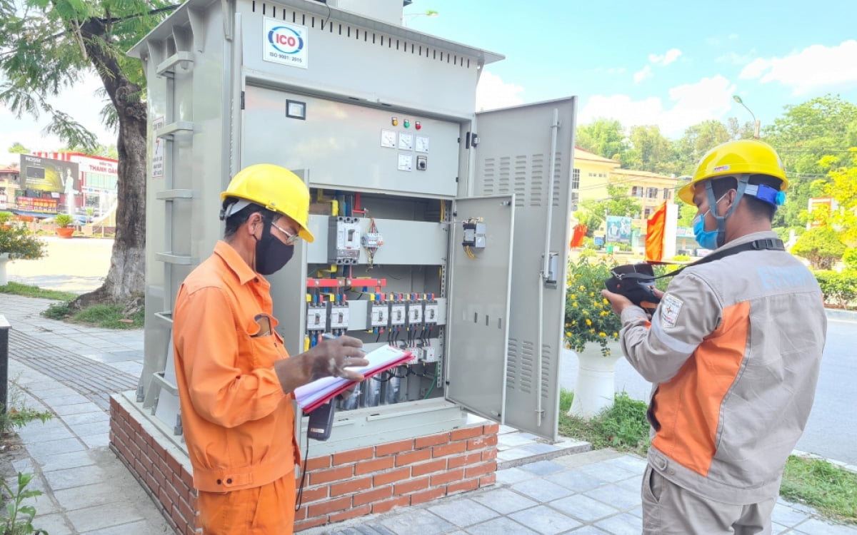 Các đối tượng nào được hỗ trợ giảm tiền điện sinh hoạt đợt 4?.