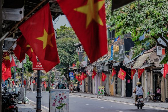 Các hoạt động, dịch vụ của Hà Nội thay đổi như thế nào khi thành ‘vùng vàng’?.
