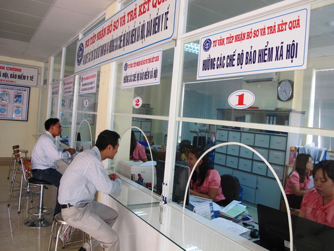 Có 2 hợp đồng lao động thì đóng BHXH theo hợp đồng nào?.