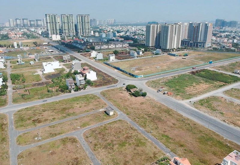 Có thể vừa khiếu nại vừa khởi kiện tranh chấp đất đai không?.