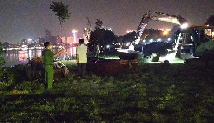 Điều tra làm rõ hành vi tổ chức đánh bắt cá trái phép ở hồ Tây – Aluat.vn.