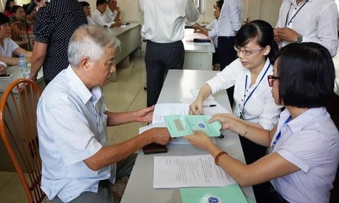 Đóng BHXH bao nhiêu năm thì được hưởng lương hưu?.