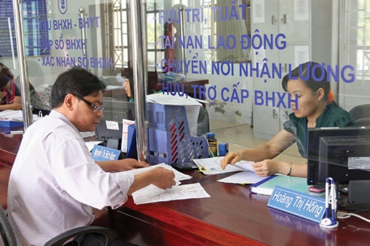 Đóng trùng BHXH ở 02 công ty, có được hoàn tiền?.