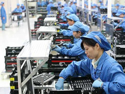 Hợp đồng lao động cho người đã nghỉ hưu tiếp tục làm việc.