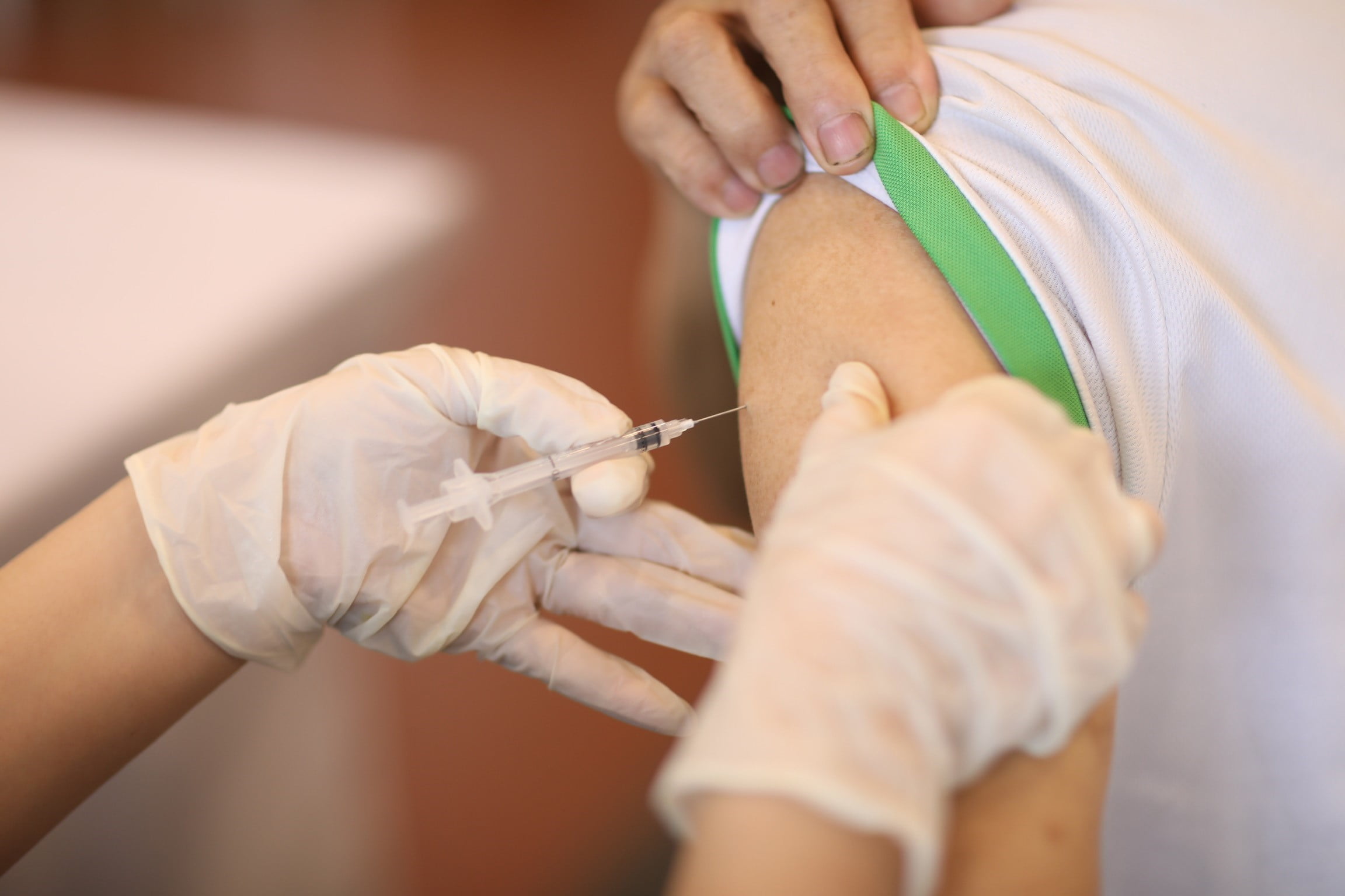 Khi nào Hà Nội tiêm vaccine phòng Covid-19 cho người dưới 18 tuổi?.