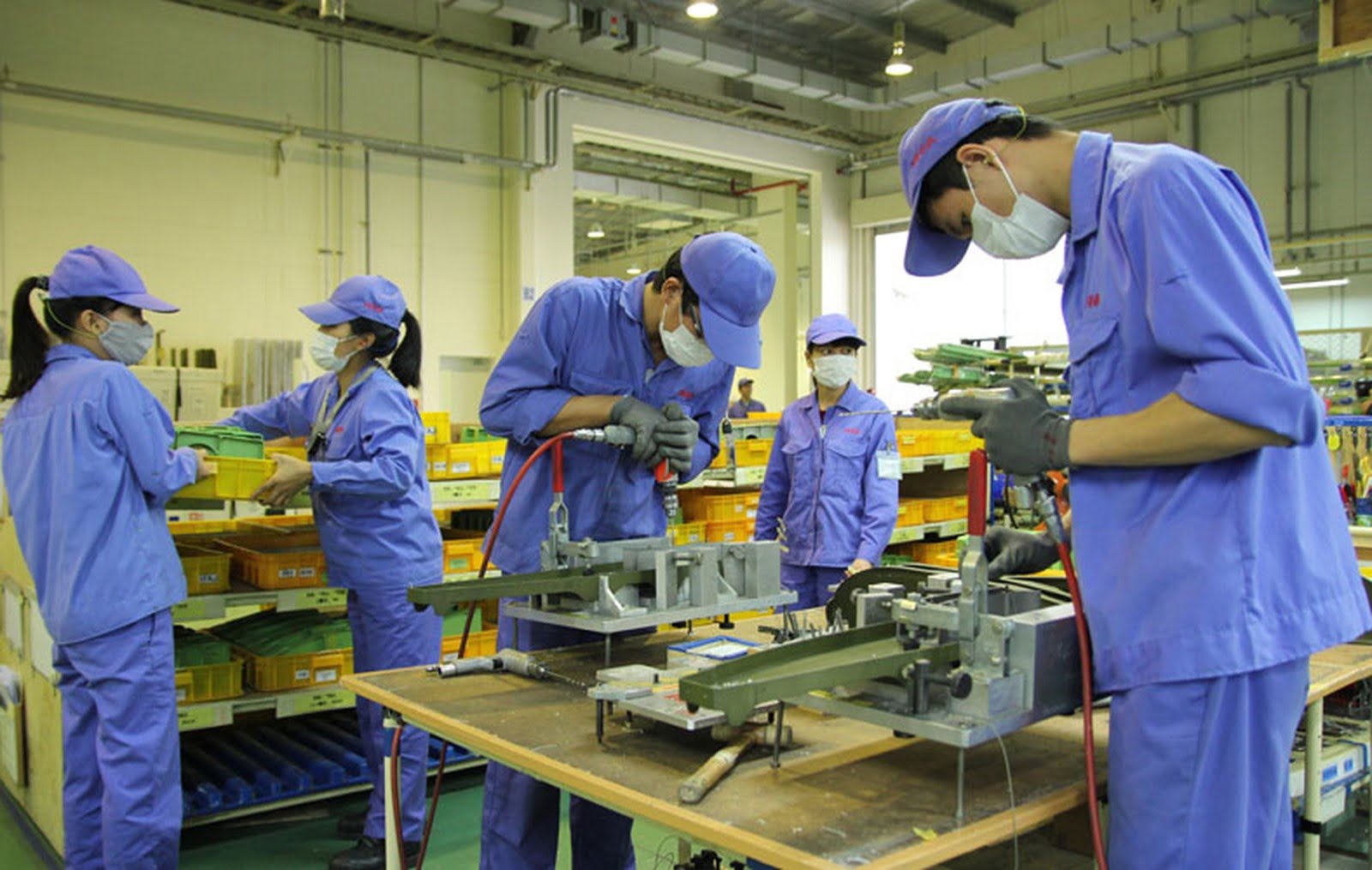 Nghỉ trong thời gian thử việc có cần báo trước?.