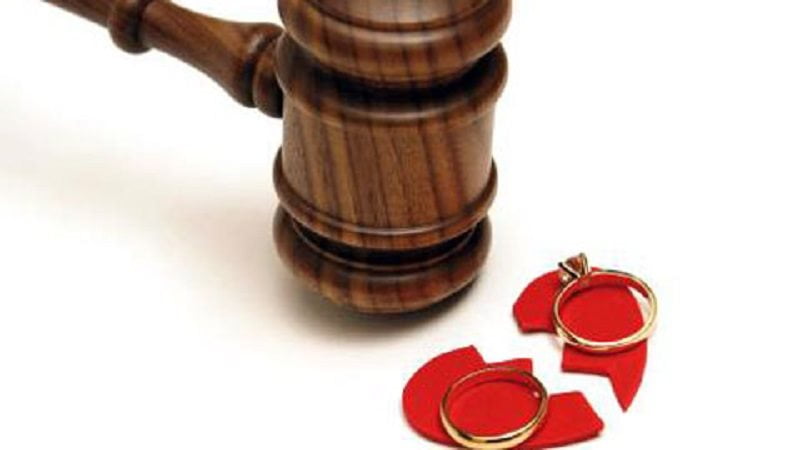 Người đang chấp hành án phạt tù có ly hôn được không?.