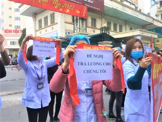 Người lao động cần làm gì khi doanh nghiệp nợ lương?.