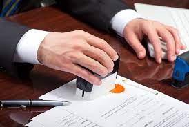 Quy định pháp luật về công chứng viên năm 2023.