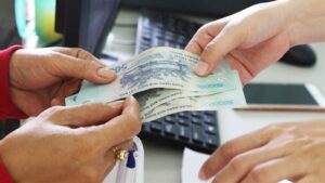 Quy định pháp luật về phạt tiền năm 2023.