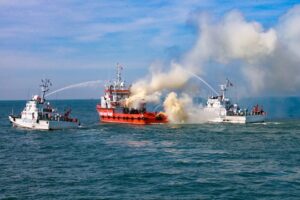 Thủ tục thực hiện quyết định bắt giữ tàu biển năm 2023.