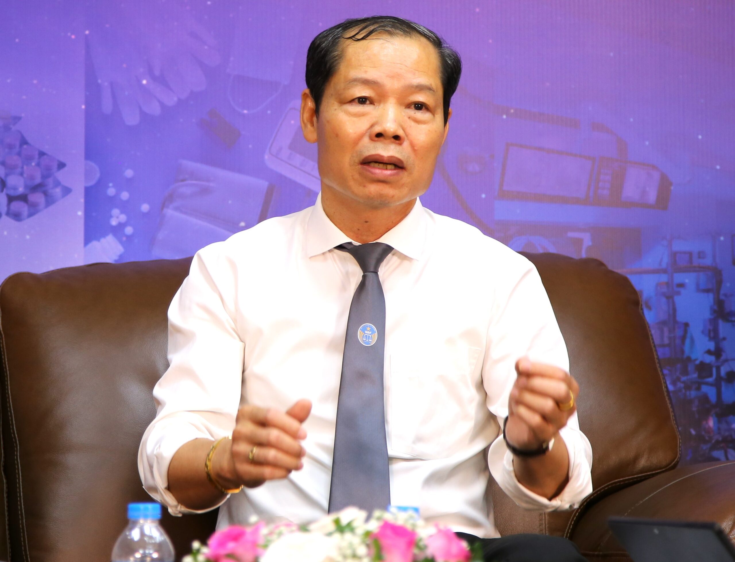 Trách nhiệm thuộc về ai?.