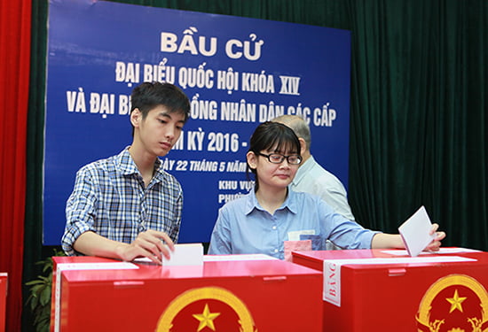 Trường hợp nào được bỏ phiếu hộ?.