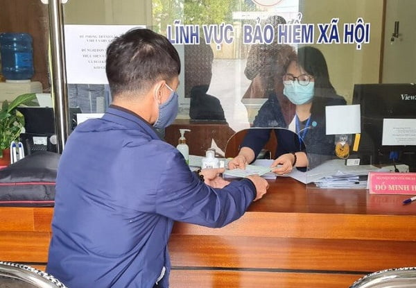 Trường hợp nào người lao động được nhận tiền thay cho đóng BHXH?.
