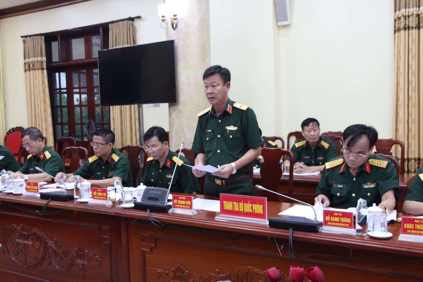 Chánh Thanh tra Bộ Quốc phòng chịu trách nhiệm về những vấn đề gì?.