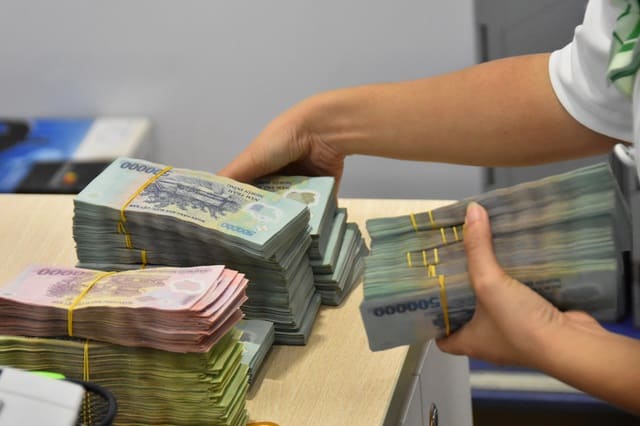 Hệ thống ngân hàng thương mại Việt Nam xử lý nợ xấu như thế nào?.