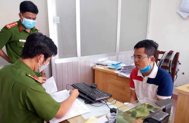 Lua-dao-trong-dat-coc-mua-ban-dat-dai.jpg