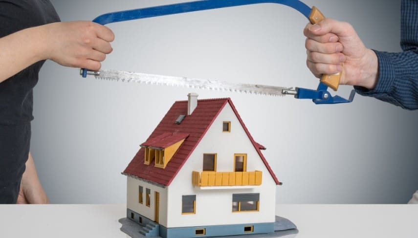 Aluat.vn | Chia tài sản đang thế chấp khi ly hôn thế nào? (Cập nhật 2023).