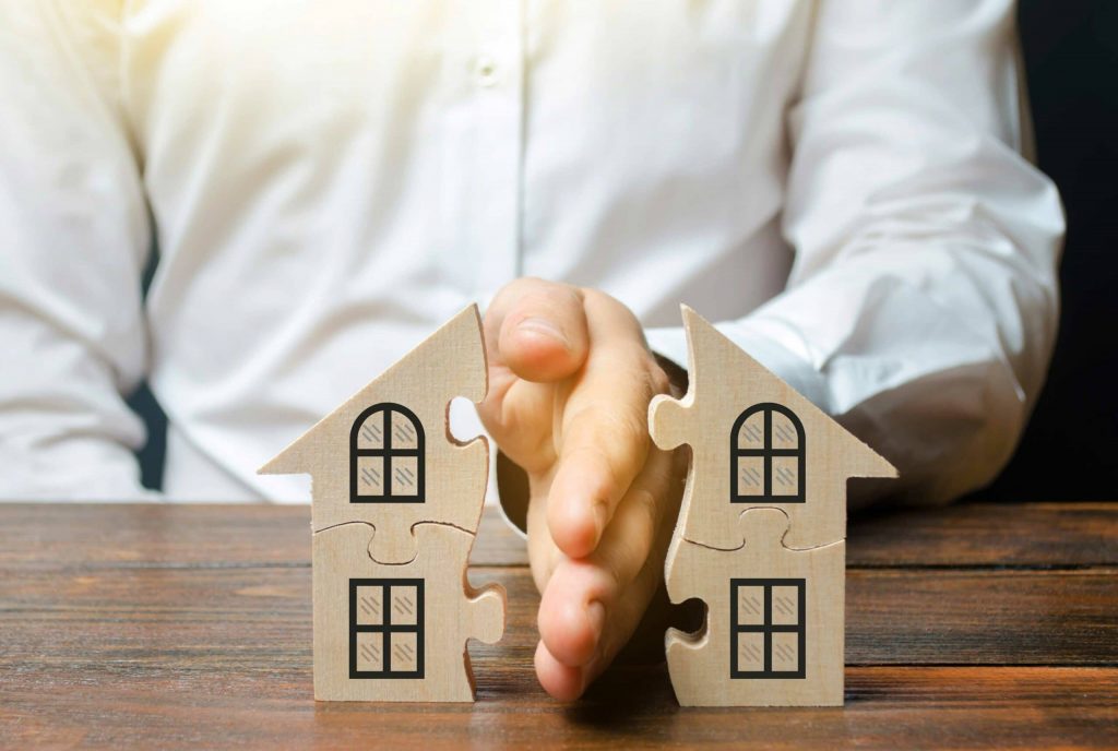 Aluat.vn | Thủ tục ly hôn khi không cùng hộ khẩu (Quy định năm 2023).