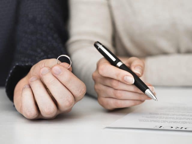 Aluat.vn | Hướng dẫn thủ tục nộp đơn ly hôn lần 2 theo quy định 2023.