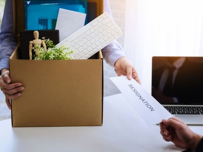 Nghỉ việc khi hết thời gian thử việc có phải thông báo không?.
