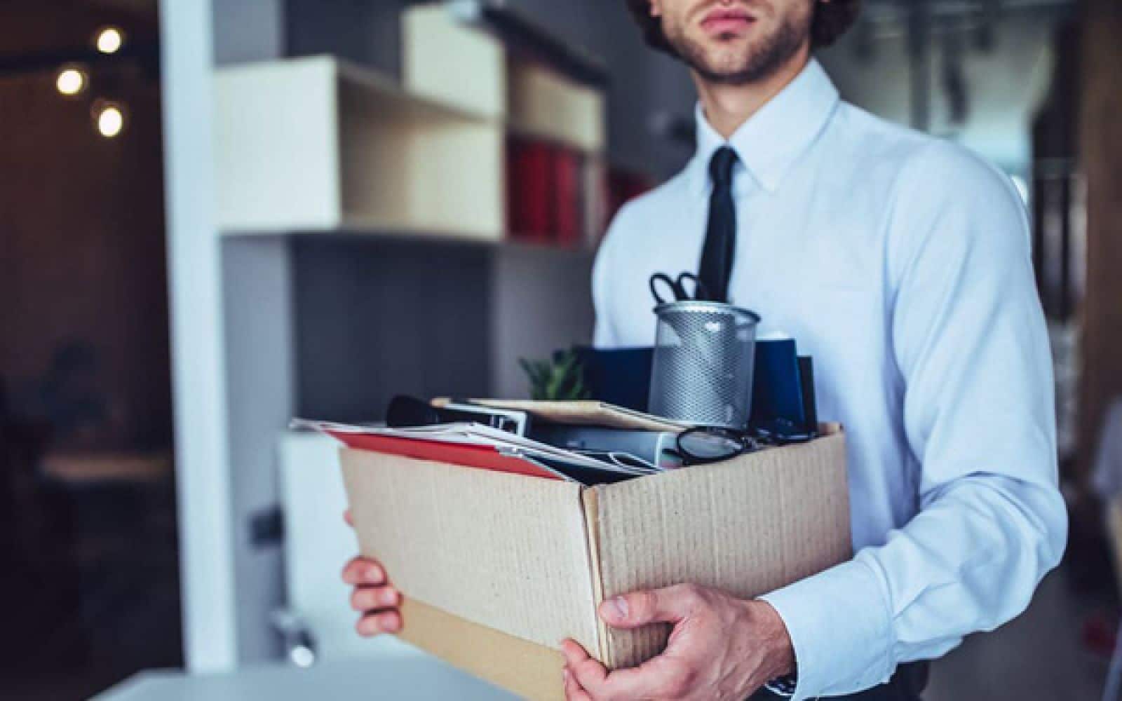 Bị sa thải có ảnh hưởng đến xin việc làm mới không?.