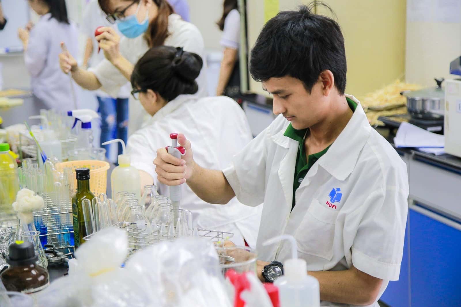 1838 nghề, công việc được nghỉ hưu trước tuổi (2022) .