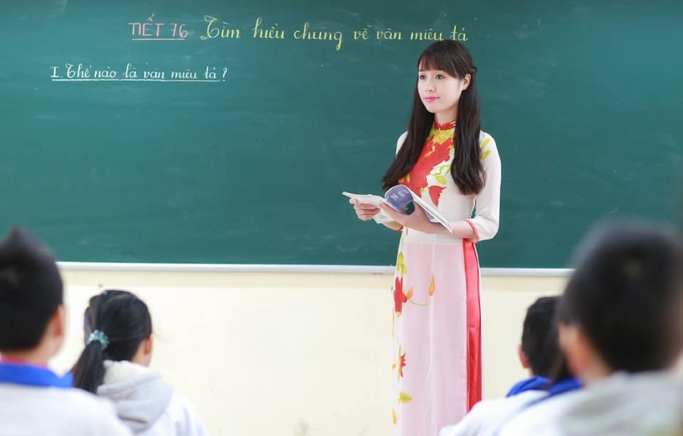 Cách tính lương hưu cho giáo viên tiểu học năm 2023.