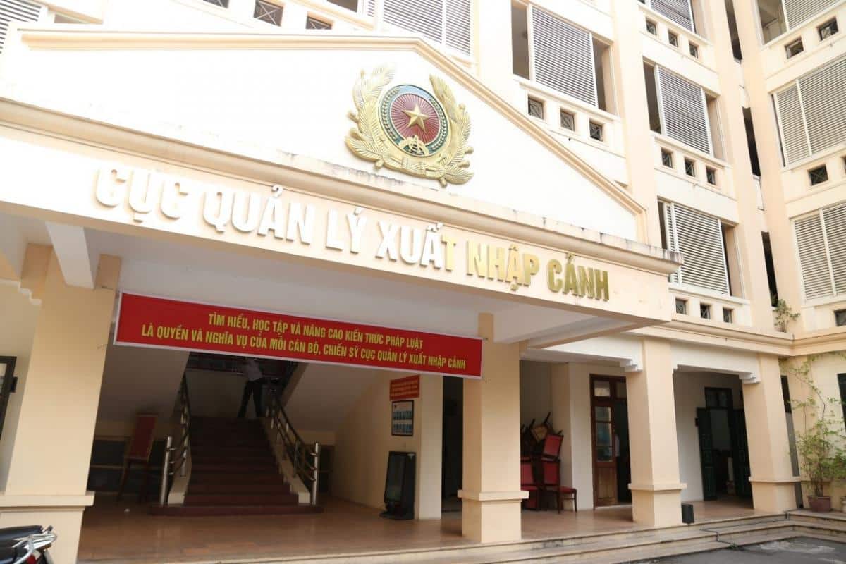 xuat-nhap-canh-ha-noi.jpeg