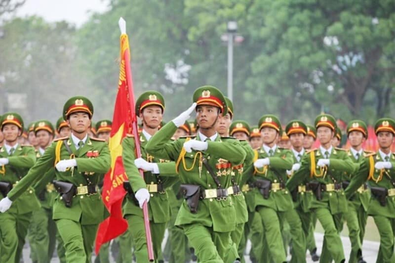 Sự khác biệt giữa quân hàm và cấp bậc công an chi tiết cụ thể.