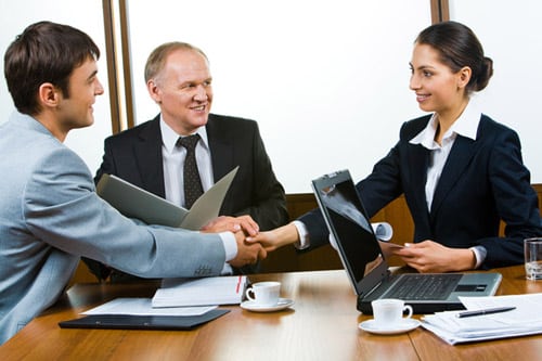Các quy định của Luật thương mại quốc tế về đầu tư nước ngoài.
