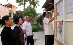 Quyền và nghĩa vụ của công dân trong thực hiện dân chủ ở cơ sở năm 2023.