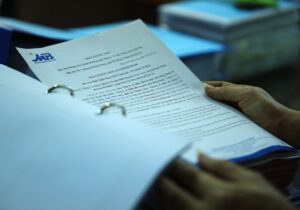 Có được hoàn trả bảo đảm dự thầu trong trường hợp nhà thầu không đến thương thảo hợp đồng hay không?.