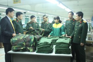 Mẫu giấy đề nghị thẩm tra đủ điều kiện đầu tư kinh doanh quân trang, quân dụng.