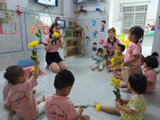Trường mầm non tư thục và mầm non công lập phân biệt như thế nào ?.