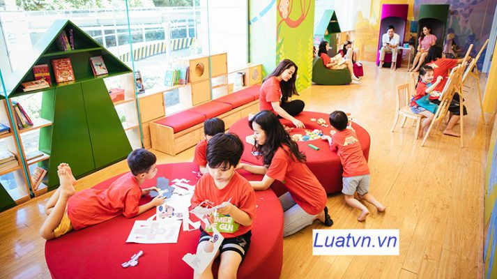 Quyết định giải thể trung tâm ngoại ngữ thuộc về cơ quan nào.