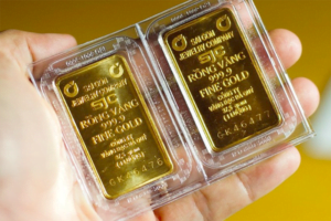 Doanh nghiệp có được kinh doanh vàng miếng thông qua các đại lý ủy nhiệm không?.