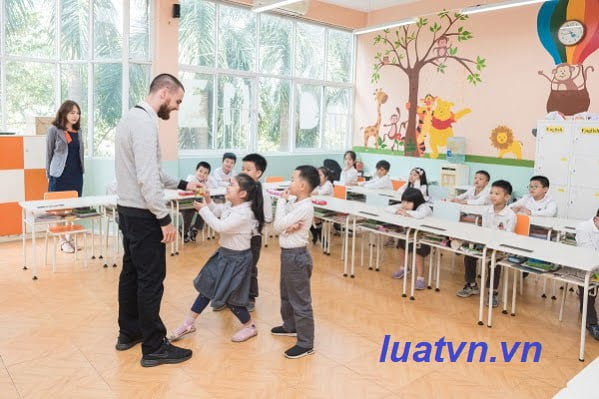 Thành lập Trung tâm ngoại ngữ tại TP Hồ Chi Minh.