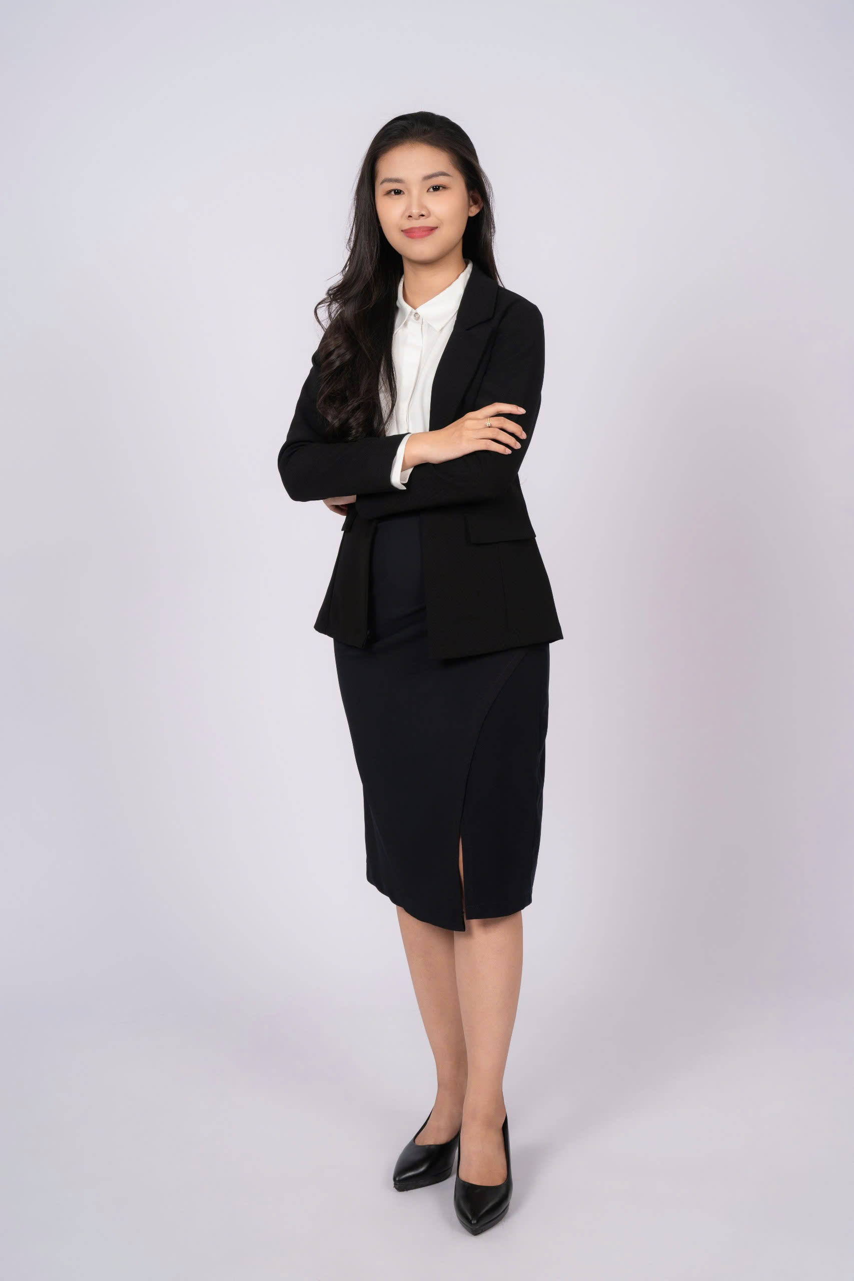Chuyên viên Huỳnh Thu Huyền 