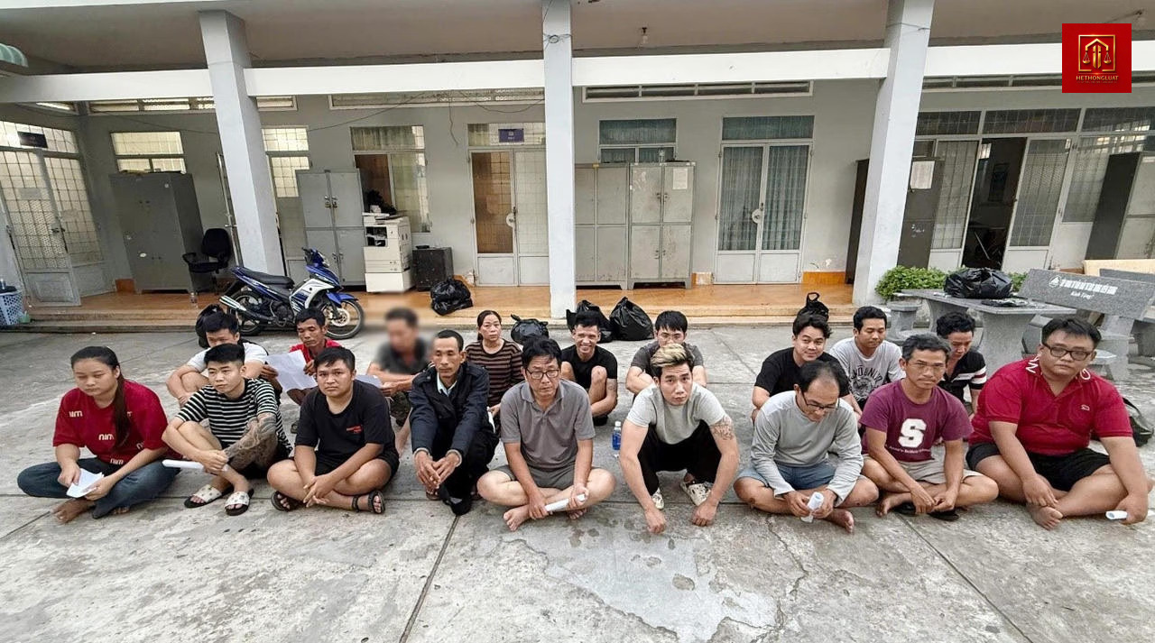 Các bị can trong chuyên án tổ chức đánh bạc và rửa tiền xuyên quốc gia Các bị can trong chuyên án tổ chức đánh bạc và rửa tiền xuyên quốc gia