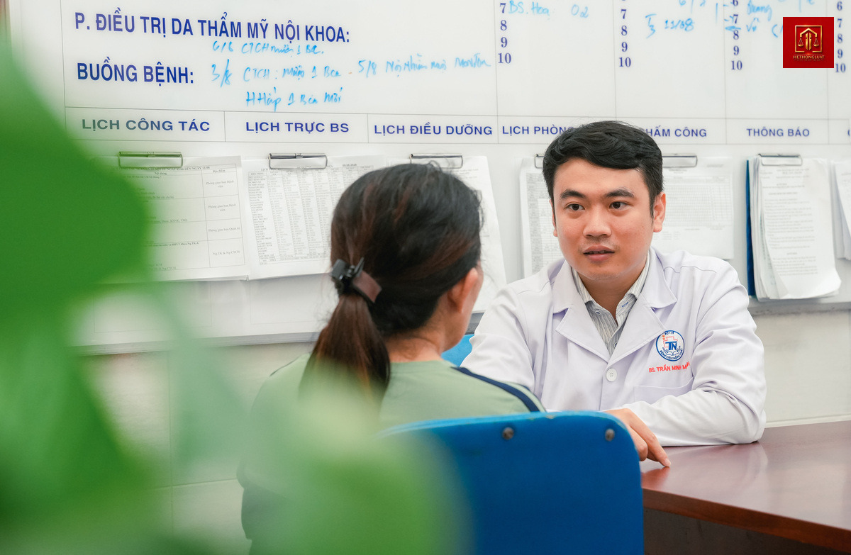 Biến chứng sau phẫu thuật thẩm mỹ mi mắt và cách xử lý y khoa