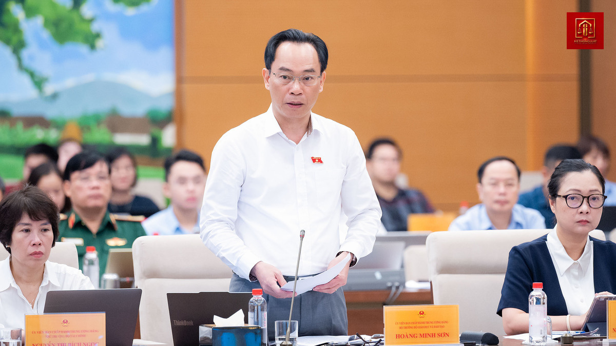 Bộ Giáo dục và Đào tạo giải trình về thiếu hụt sách giáo khoa và bất cập thi cử