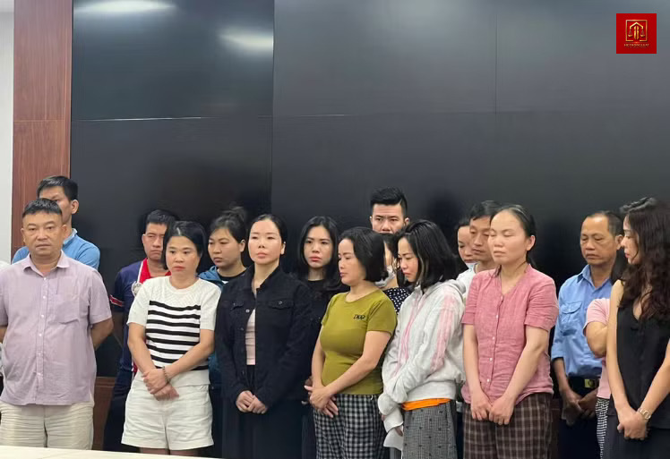 Xét xử 49 cán bộ Viện Pháp y tâm thần Trung ương vụ 'biến tội phạm thành người tâm thần' Xét xử 49 cán bộ Viện Pháp y tâm thần Trung ương vụ 'biến tội phạm thành người tâm thần'