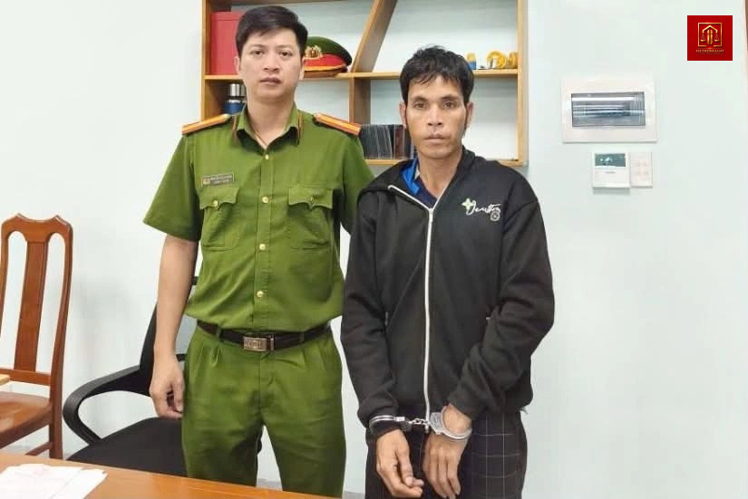 Nông Hồng Quảng bị tạm giữ vì tưới xăng thiêu cháy cha ruột Nông Hồng Quảng bị tạm giữ vì tưới xăng thiêu cháy cha ruột