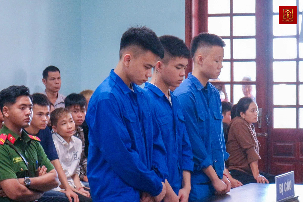 Truy đuổi đối thủ tốc độ cao gây hậu quả chết người tại Nghệ An Truy đuổi đối thủ tốc độ cao gây hậu quả chết người tại Nghệ An