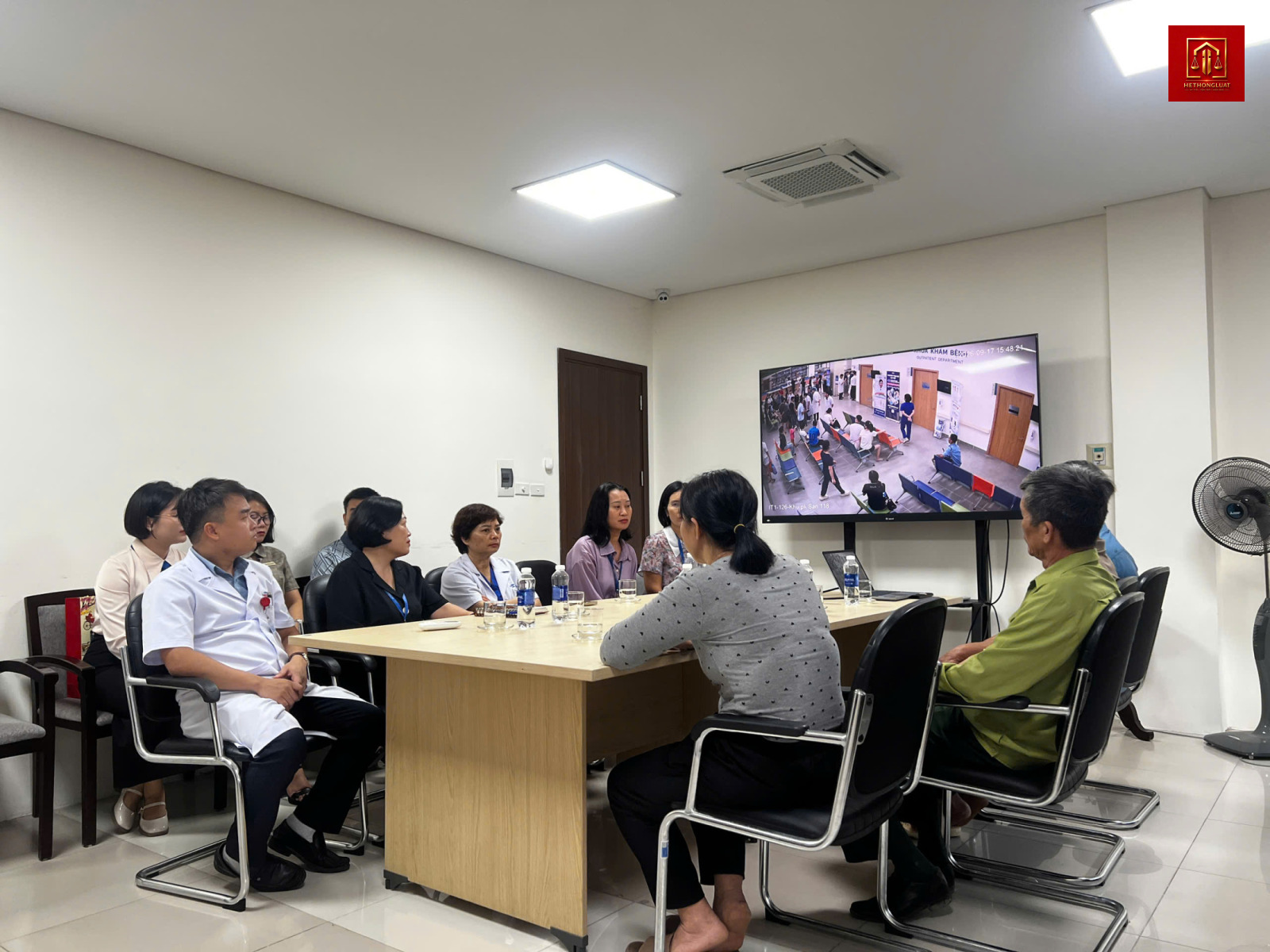 Gia đình xin lỗi bệnh viện sau vụ gây rối vì con gái giả mang thai Gia đình xin lỗi bệnh viện sau vụ gây rối vì con gái giả mang thai