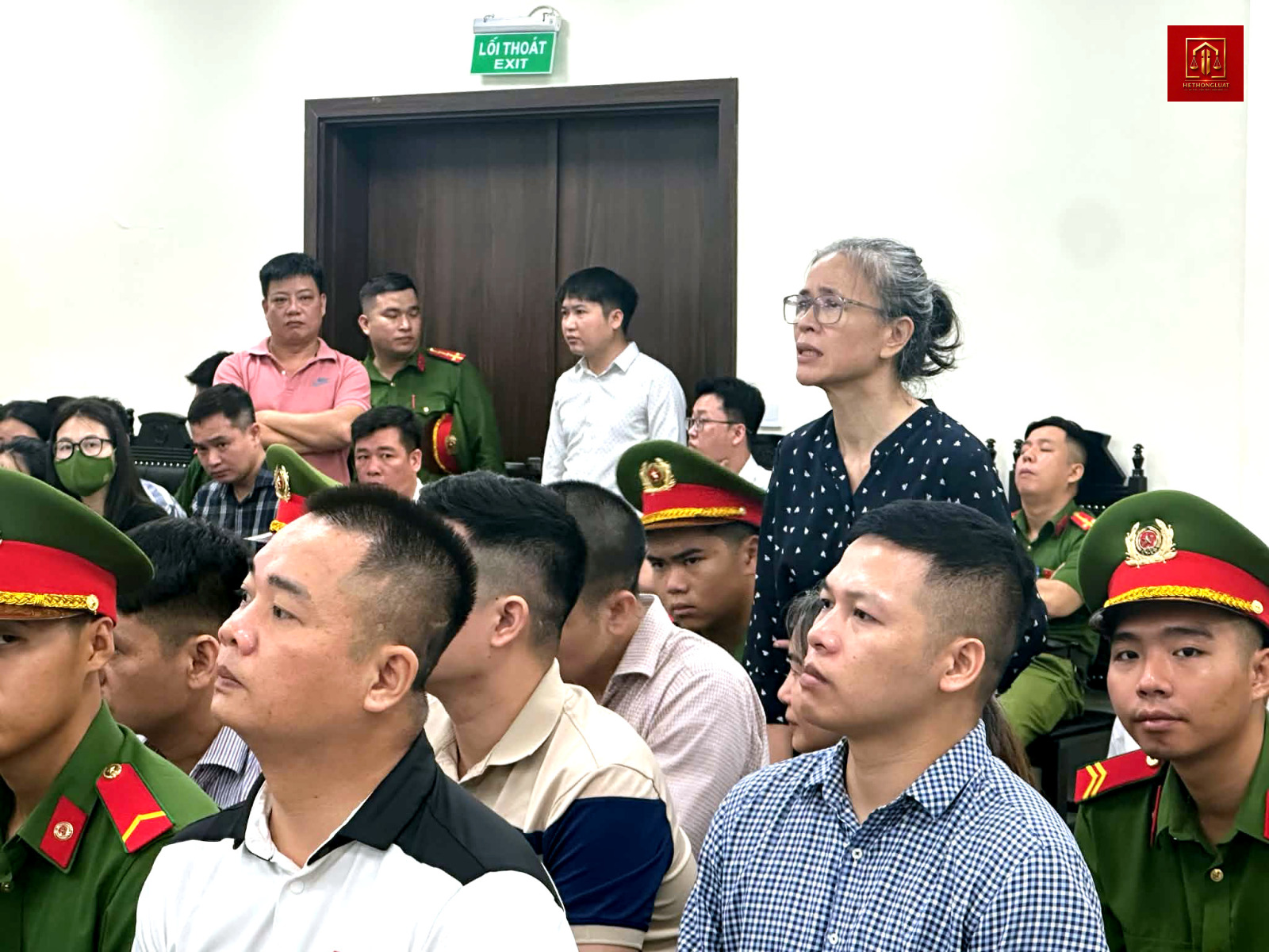 Cựu chi cục trưởng an toàn vệ sinh thực phẩm bị cáo buộc nhận hối lộ Cựu chi cục trưởng an toàn vệ sinh thực phẩm bị cáo buộc nhận hối lộ