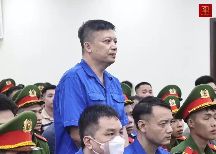 Mức án đề nghị đối với cựu Chi cục trưởng An toàn thực phẩm Hòa Bình Mức án đề nghị đối với cựu Chi cục trưởng An toàn thực phẩm Hòa Bình